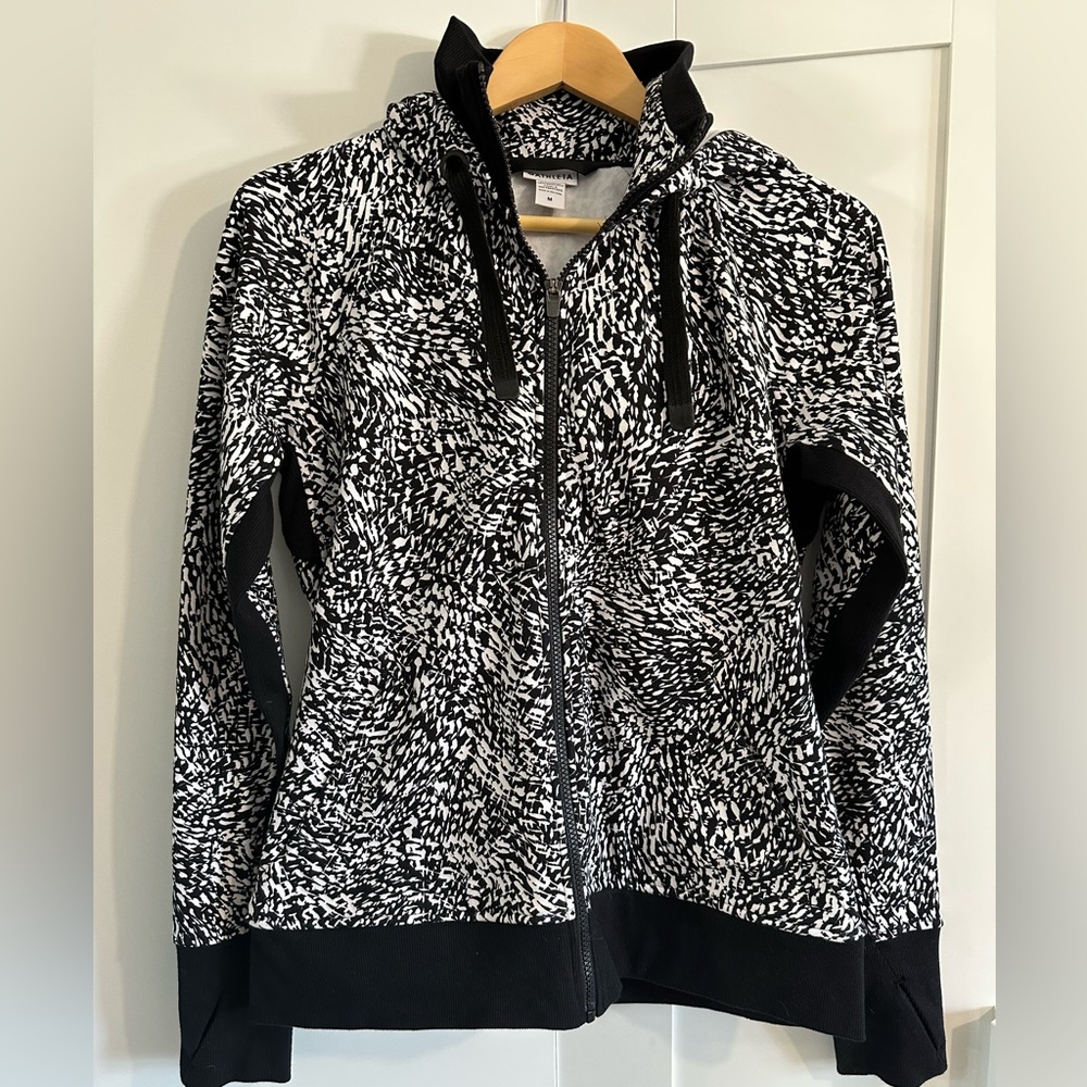 Athleta triumph hoodie, new without tags!